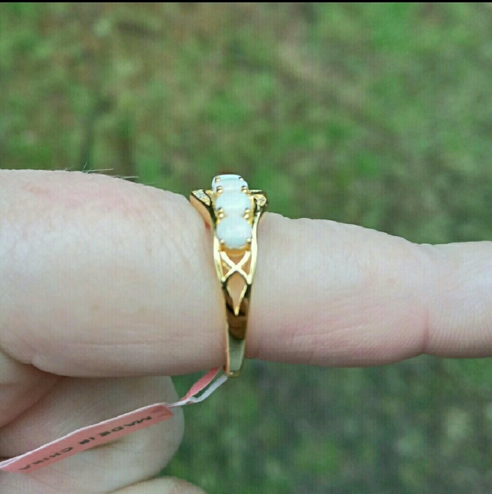 Australian White Opal & Zircon Ring - Picture 3 of 3